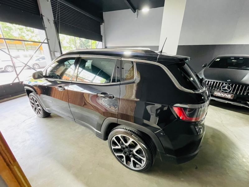 Imagen ilustrativa de Jeep Compass 2.0 Td At9 4x4 Limited Plus