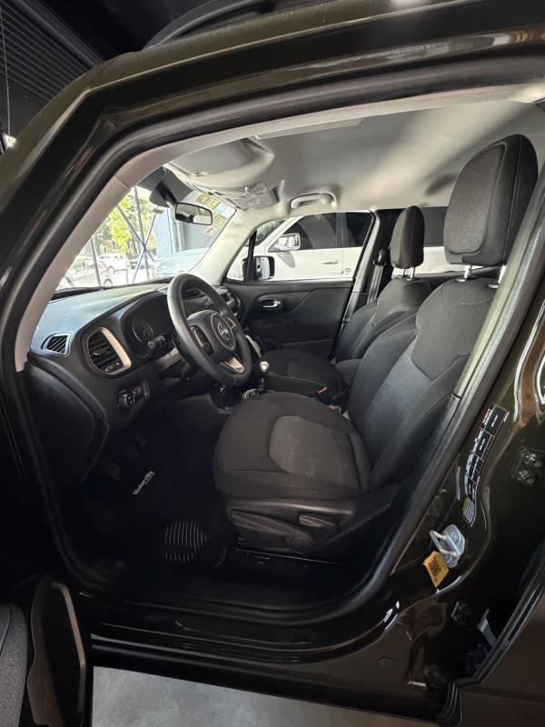 Imagen ilustrativa de Jeep Renegade 1.8 Sport Plus