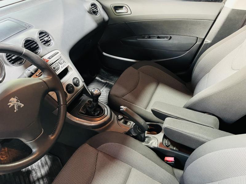 Imagen ilustrativa de Peugeot 308 1.6 Allure Nav 115cv